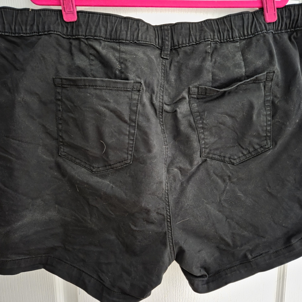 Torrid 3.5" Pull-On Weekend Mid-Rise Short- Size 3x - Picture 9 of 11